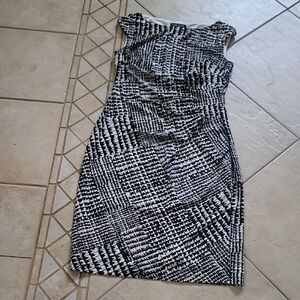 Elegant Black and White Patterned Dress SZ 8